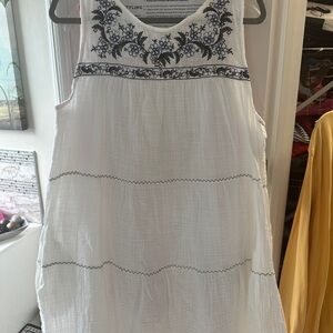 Max Studio White Dress with Black Embroidery